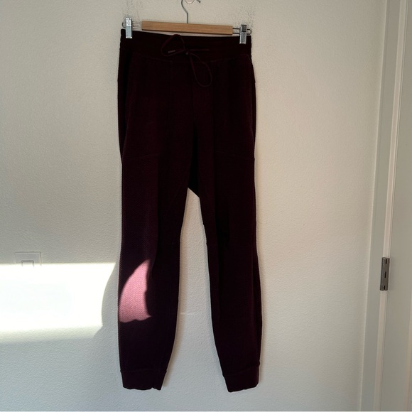 Lululemon At Ease Jogger Color Burgundy Men's Size XS - Picture 1 of 13